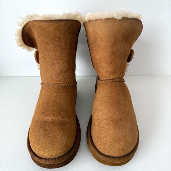 UGG Mini Bailey Button II Shearling Lined Boots 6 - Picture 4 of 10
